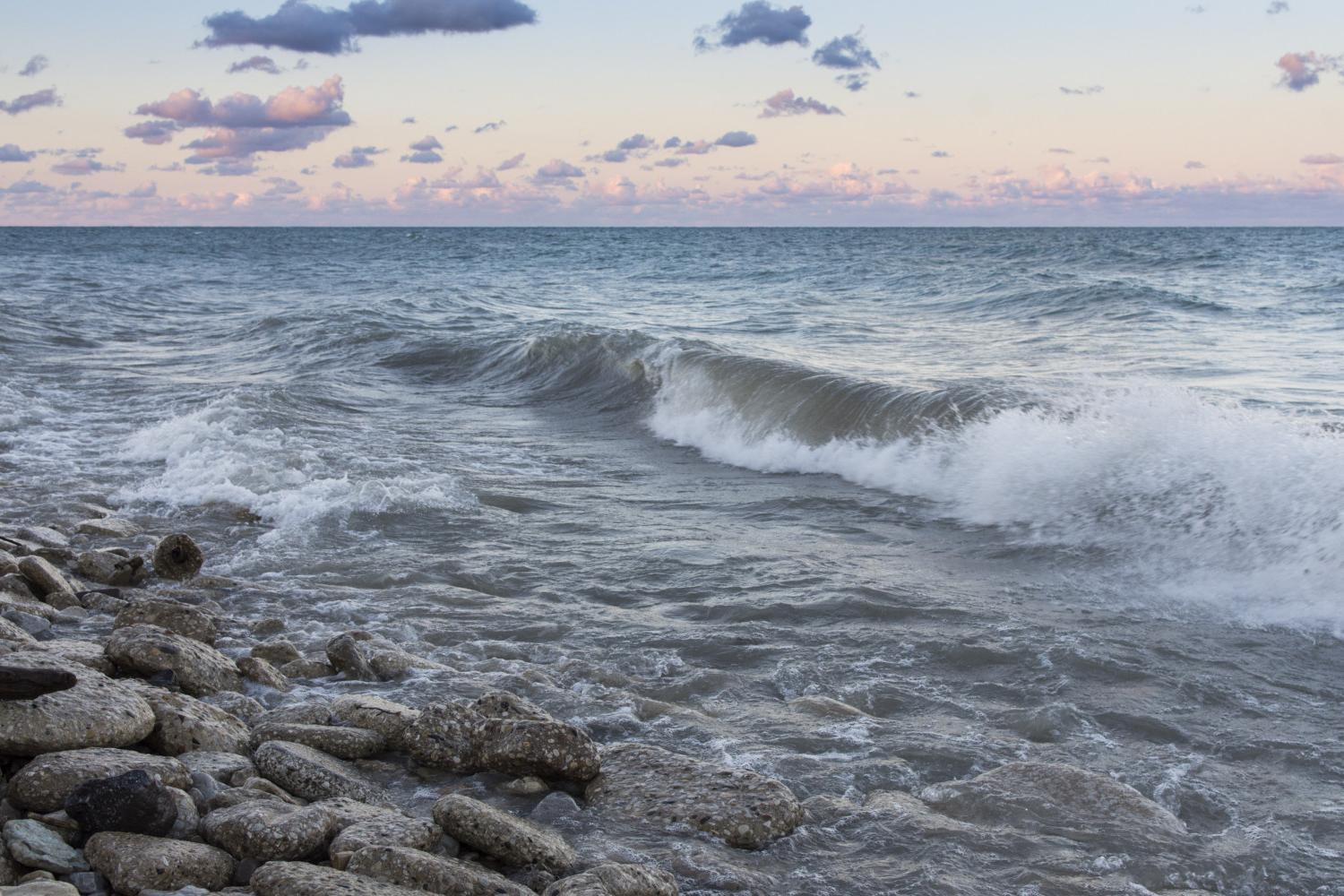 The sun rises over Lake Michigan on the <a href='http://79xg.jinken-fukuoka.com'>博彩网址大全</a> campus.